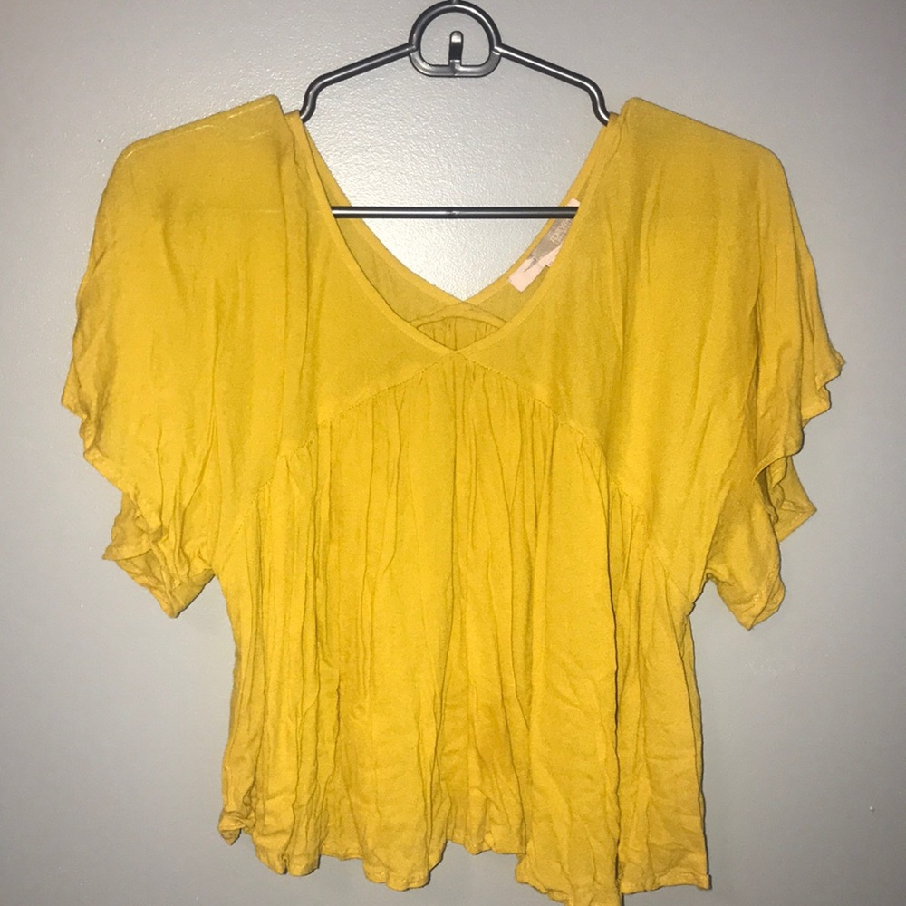 loose flowy yellow top